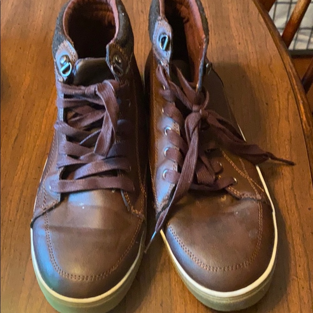Casual sneakers